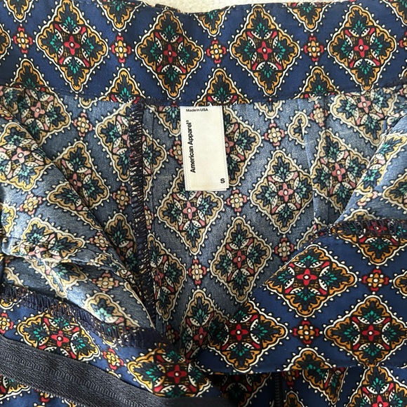 American Apparel- Classic High Waisted Cuff Shorts - Made in USA - Picture 5 of 8